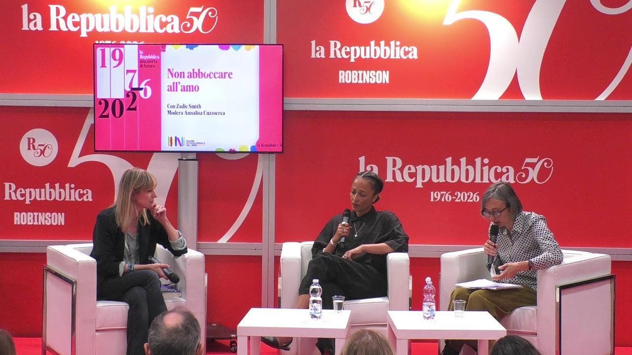 Zadie Smith al Salone del libro: "Il mio compito è ravvivare una nostalgia di sinistra"