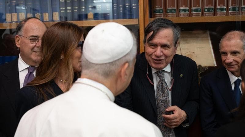 Copertina: Papa alla Sapienza, Giorgio Parisi: “Un equivoco dietro il no a Ratzinger. Con Prevost è diverso”