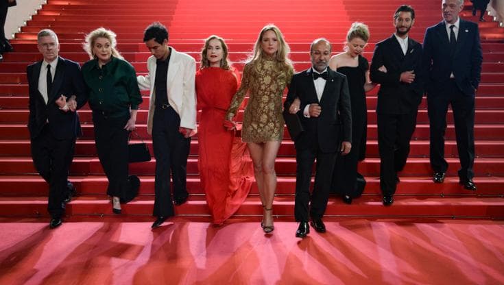 La troupe del film sulla Montée des marches ieri sera