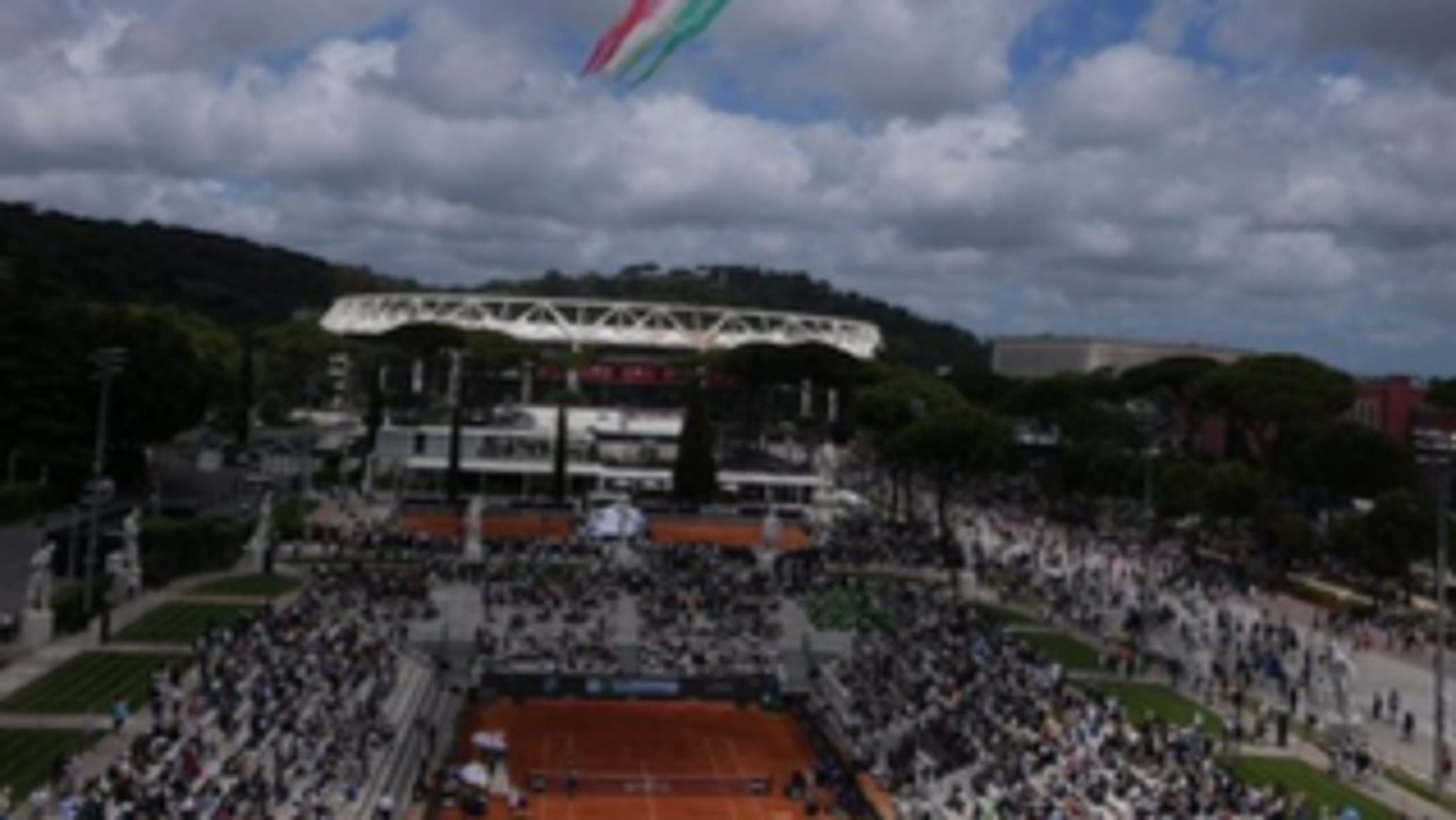 A Roma tennis sospeso per pioggia, rischio rinvio di Sinner a domani: gli scenari