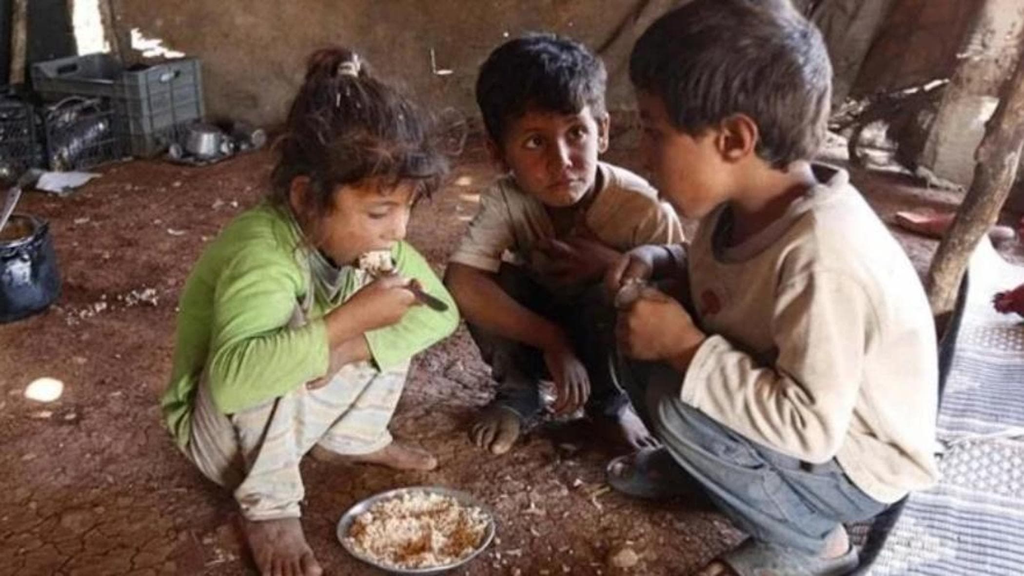Hürmüz, yemek bile geçmiyor ve acı çekenler, ölçülü kaplarla (her zaman değil) yemek yiyenlerdir.