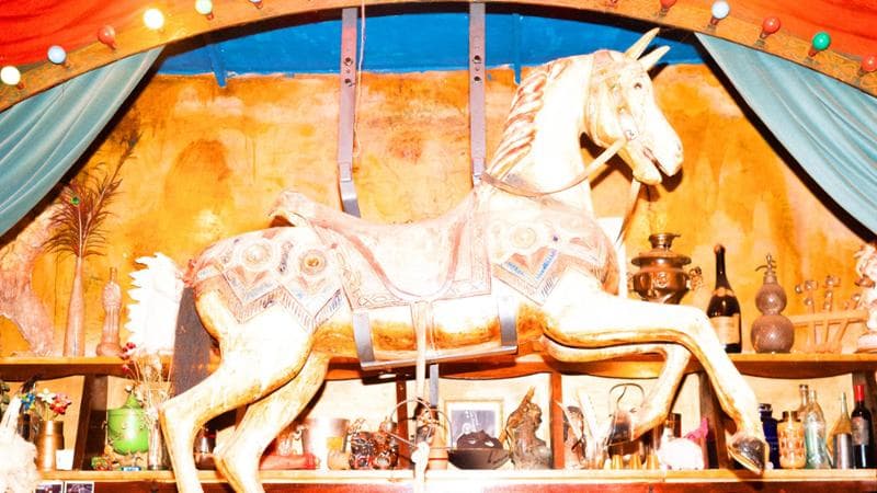 Il bancone con cavallo del Baronato Quattro Bellezze