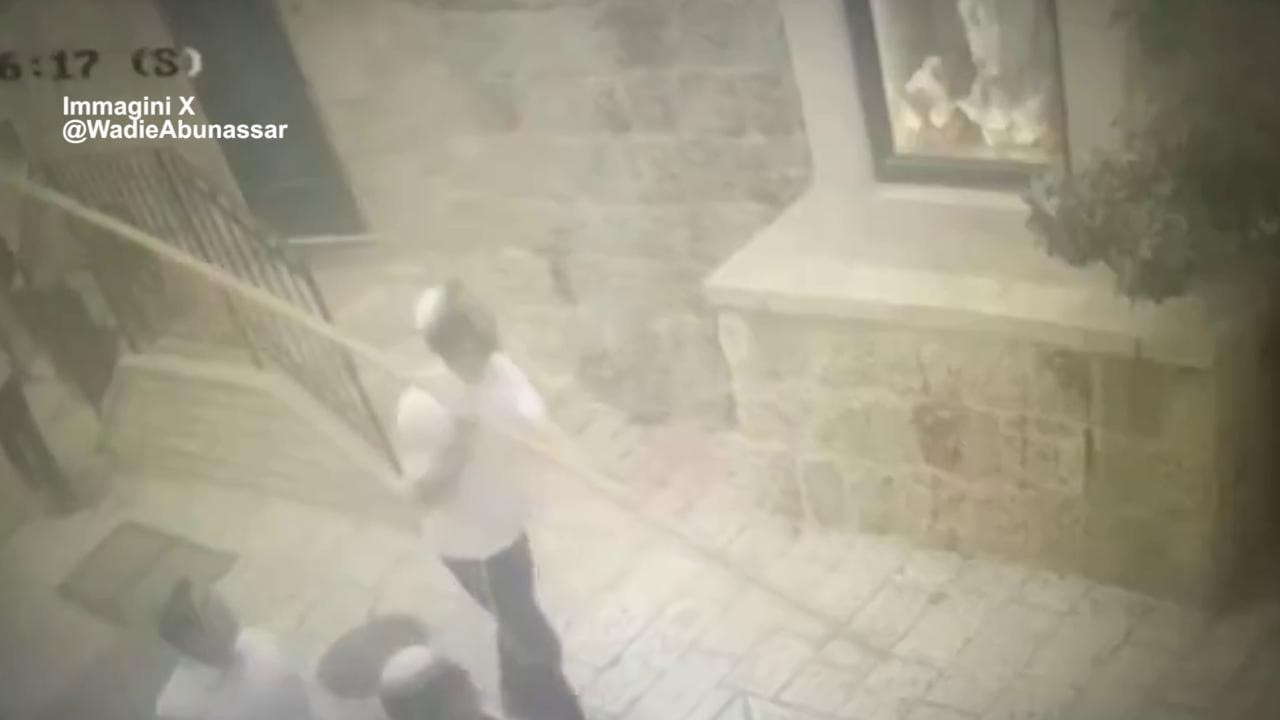 Gerusalemme, la denuncia del Forum Cristiani : "Un ebreo ha sputato su una statua della Madonna"
