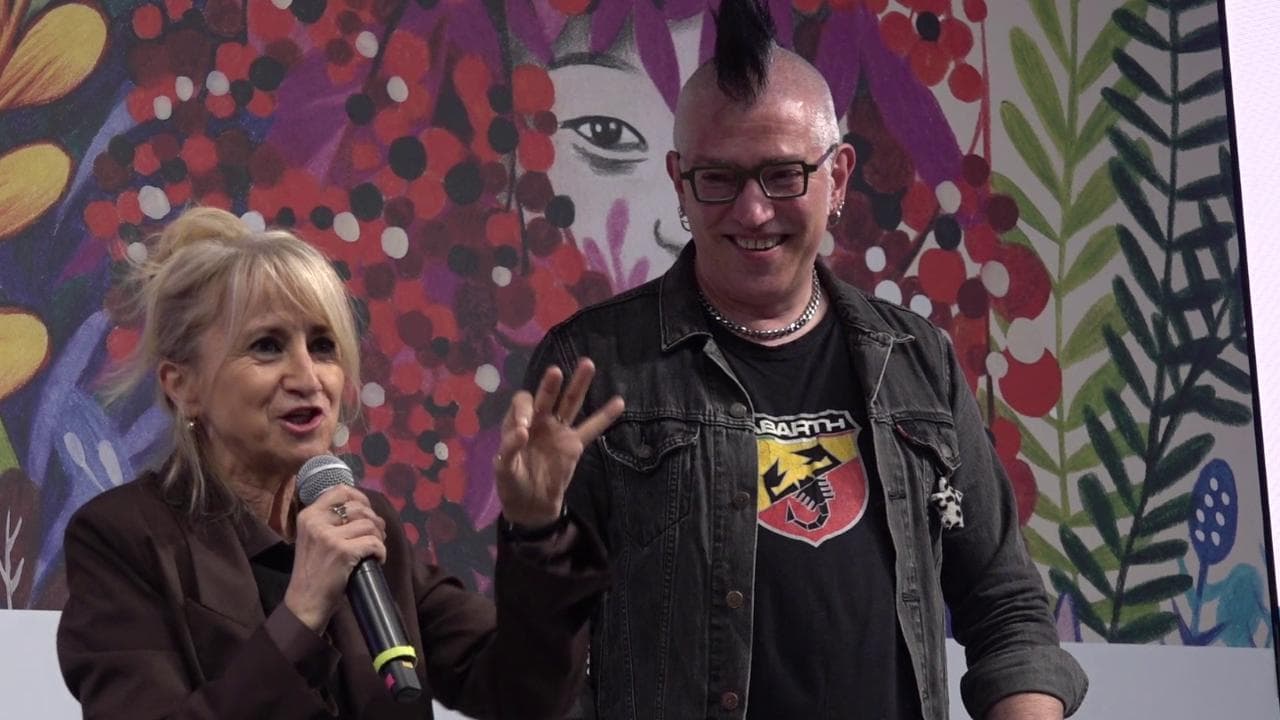 Orietta Berti e il figlio punk: "Venne a casa con la cresta viola, la nonna lo mandò via"