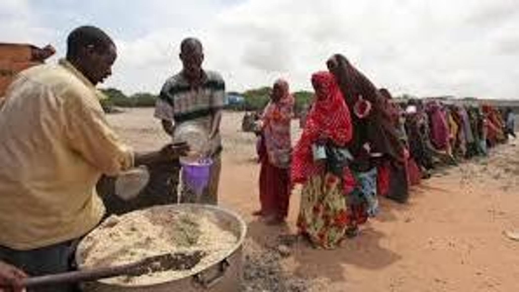 Somali, olumsuzluklar yumağı ülkeyi açlığa sürüklüyor