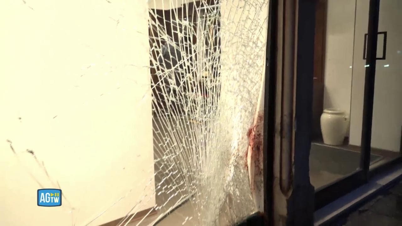 Modena, la titolare del negozio sfondato: "Gran botto, poi ho visto la signora a terra. Un disastro"