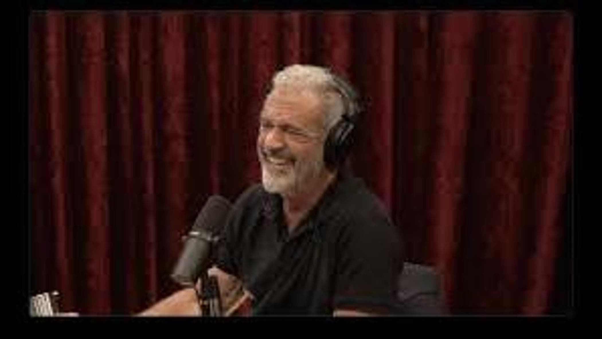 “Kanserden iyileşen üç arkadaşım var.” Mel Gibson'ın şovu ivermektin satışını ikiye katladı