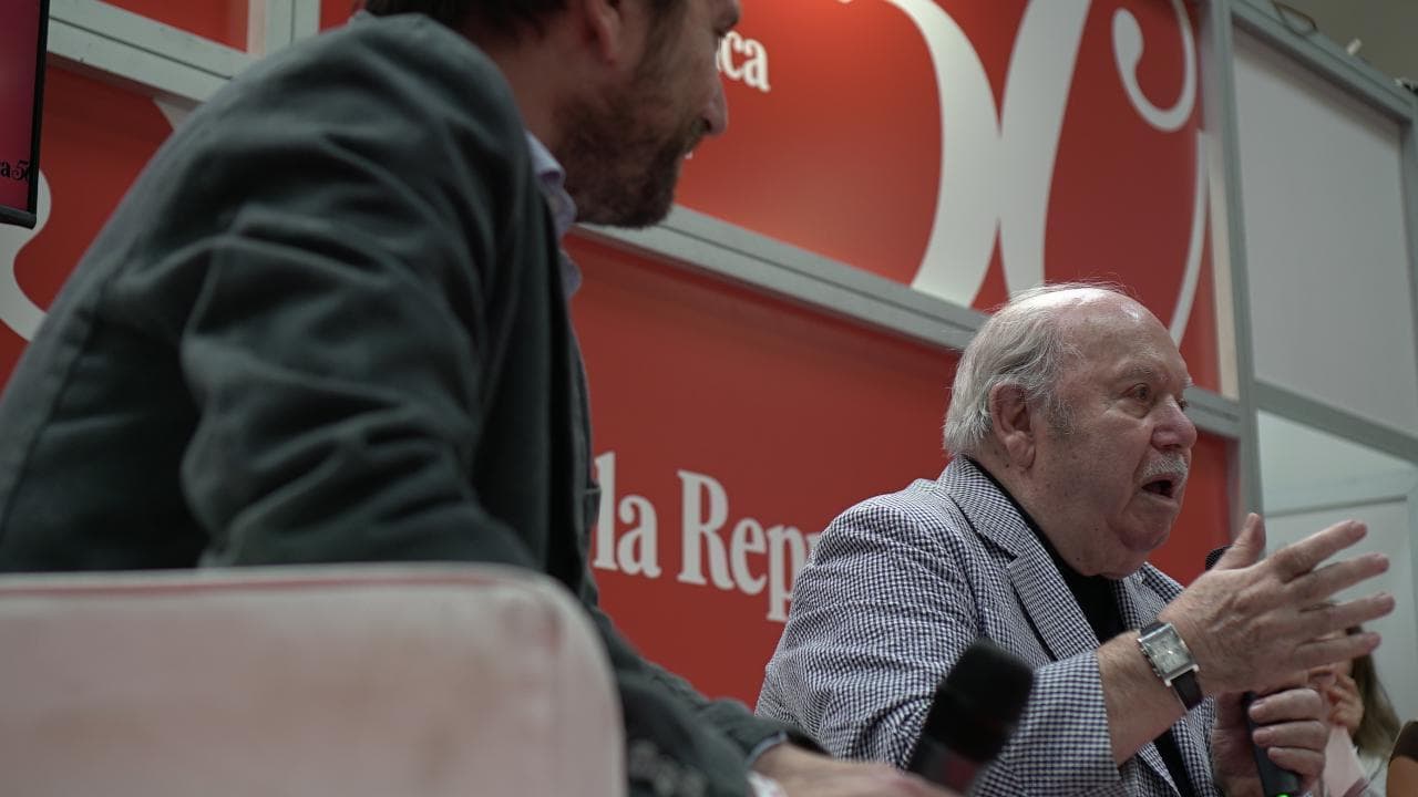 Salone del libro, Banfi: "Prossimi progetti? 'Un medico in famiglia' e il cattivo in un film"