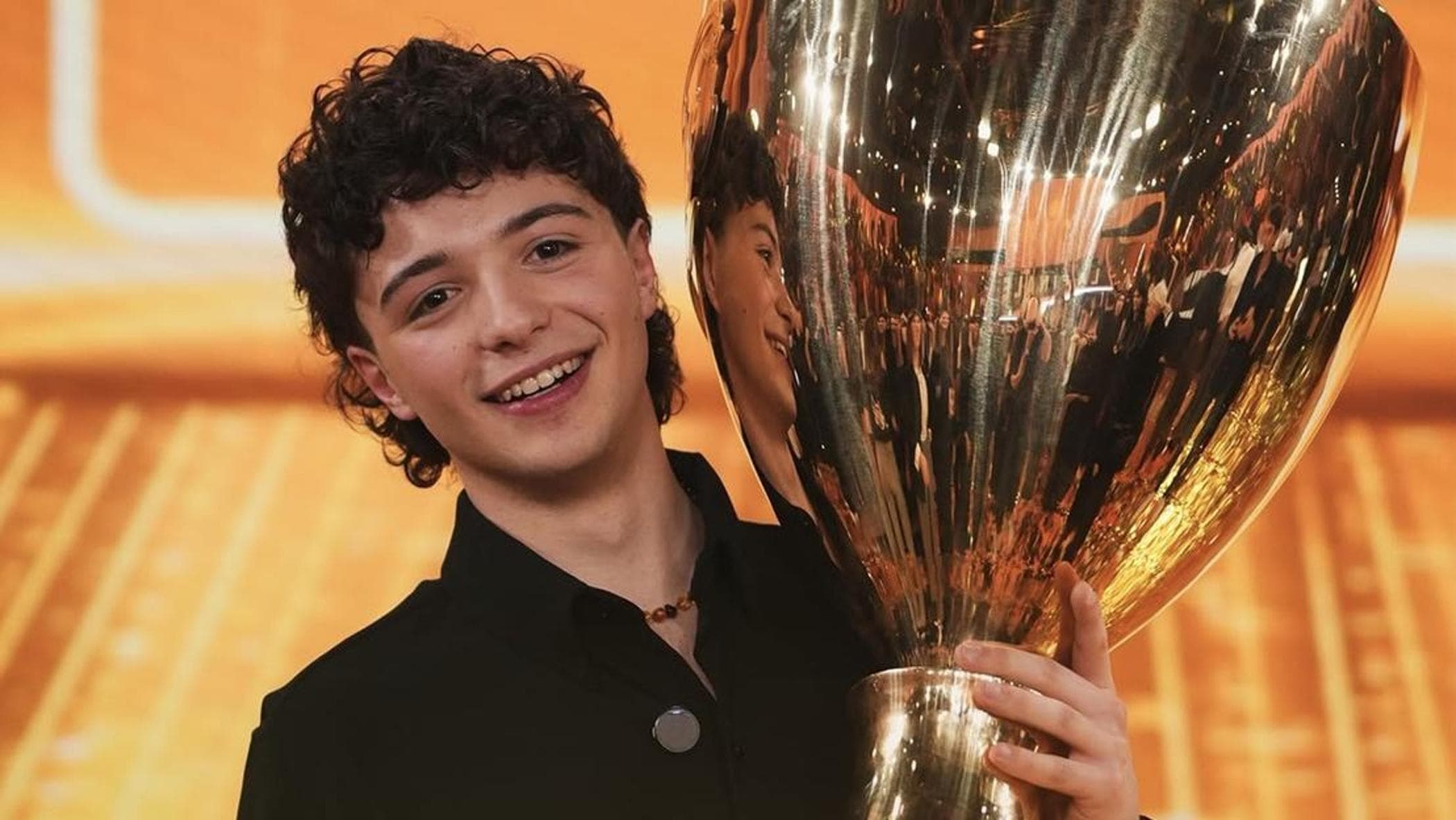 Chi è Lorenzo Salvetti: la balbuzie, X Factor con Achille Lauro e ora il trionfo ad Amici