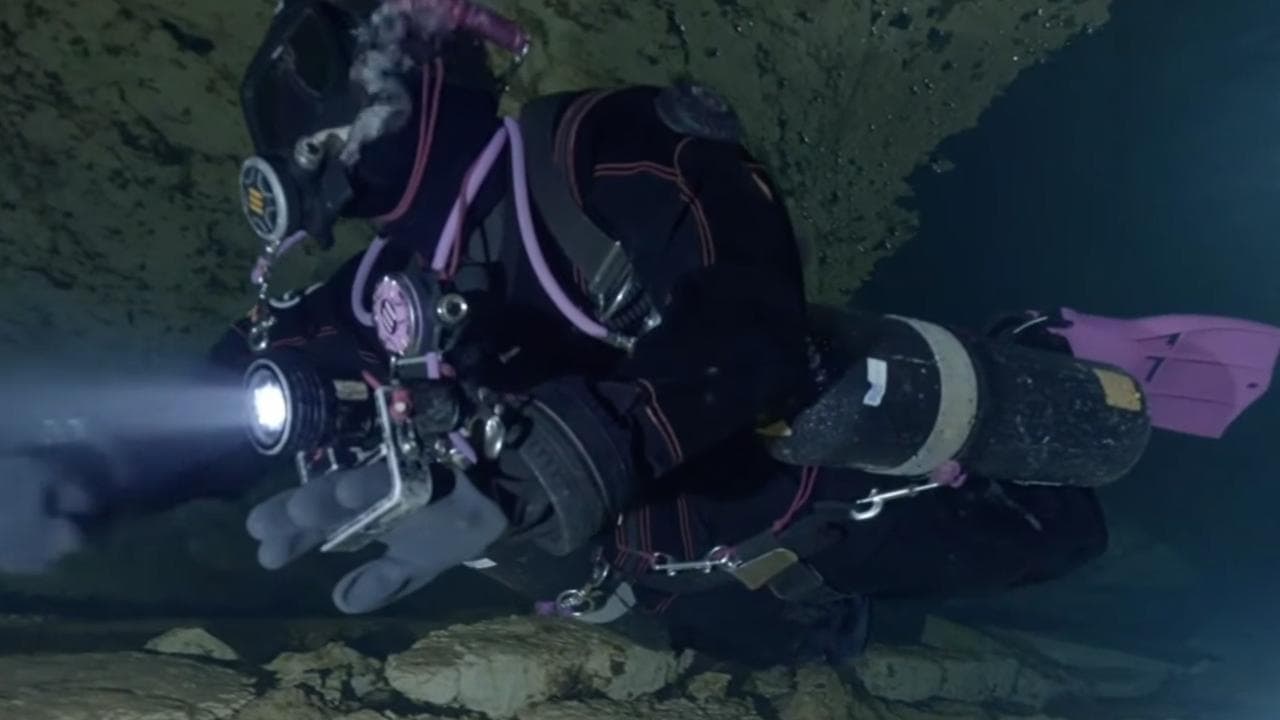 Maldive: il video dei sommozzatori di Dan Europe al lavoro nelle grotte sottomarine