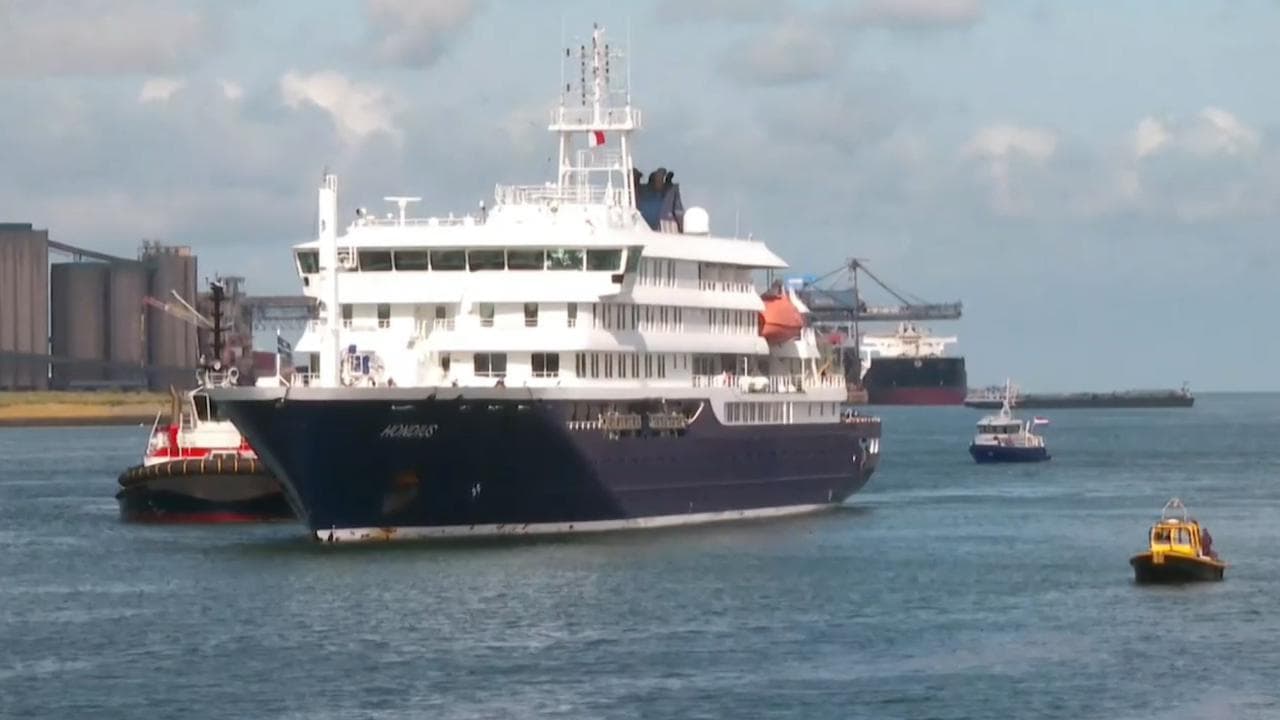 Hantavirus, l'arrivo della nave da crociera Hondius al porto di Rotterdam