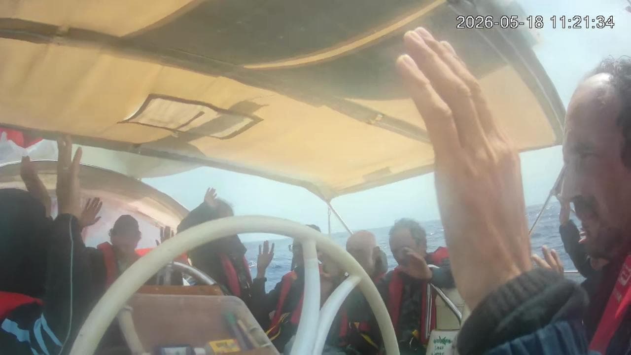 L'Idf attacca la Flotilla diretta a Gaza, persi i contatti con 23 barche. “Fermati almeno 7 italiani” | Video