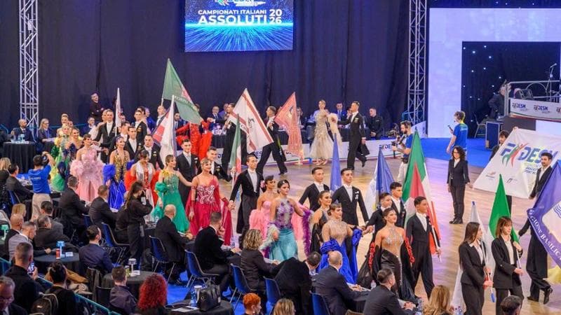 la parata di apertura dei campionati 2026. foto di Daniele Casalboni
