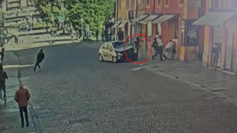 Anteprima: Ecco perché non si può togliere la cittadinanza all’aggressore di Modena