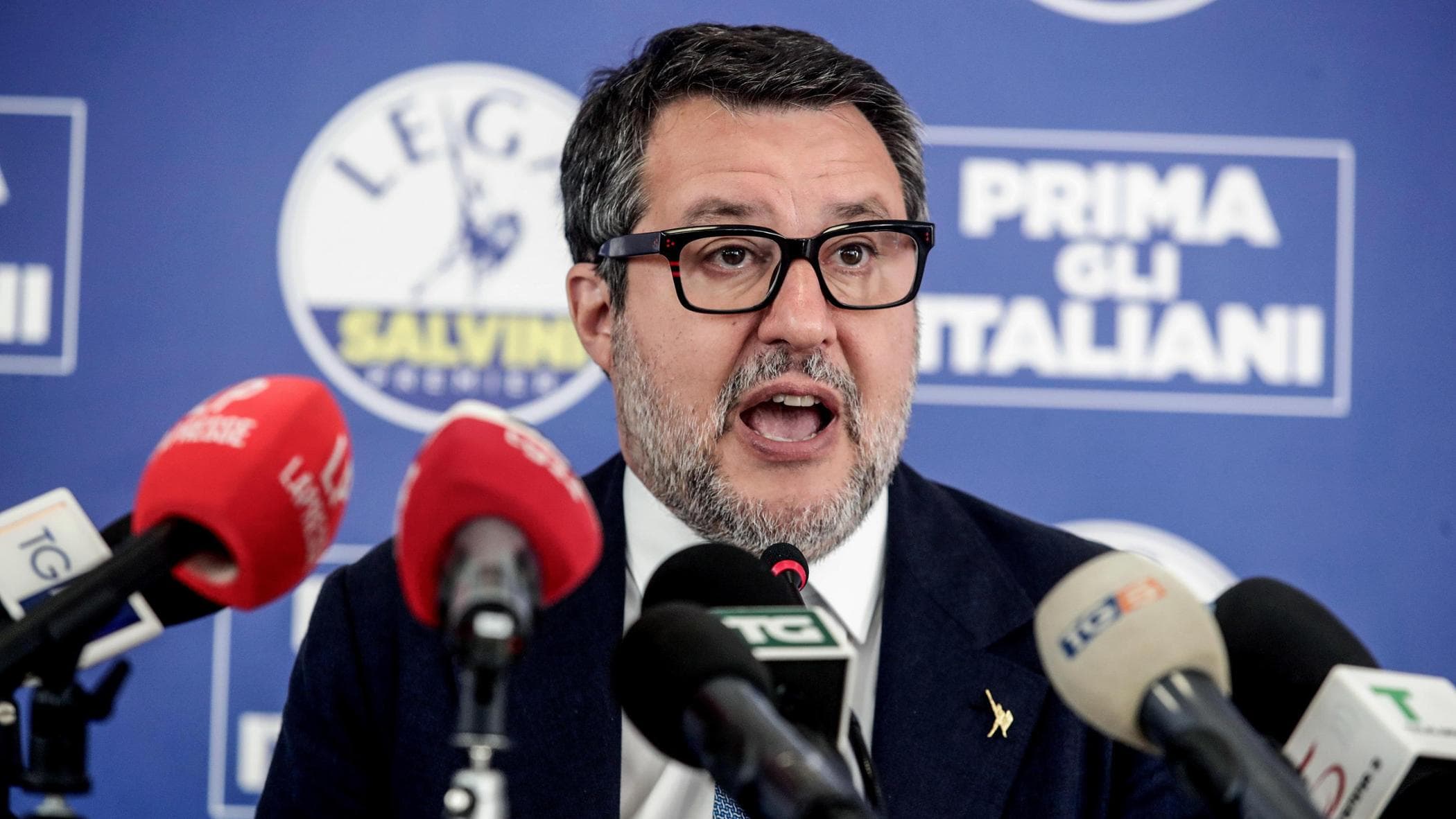 Salvini attacca su cittadinanza. FdI-FI: la legge di revoca c’è già. Schlein: basta strumentalizzare