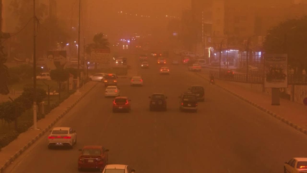 Iraq, tempesta di sabbia e polvere a Najaf: visibilità ridotta e persone in ospedale