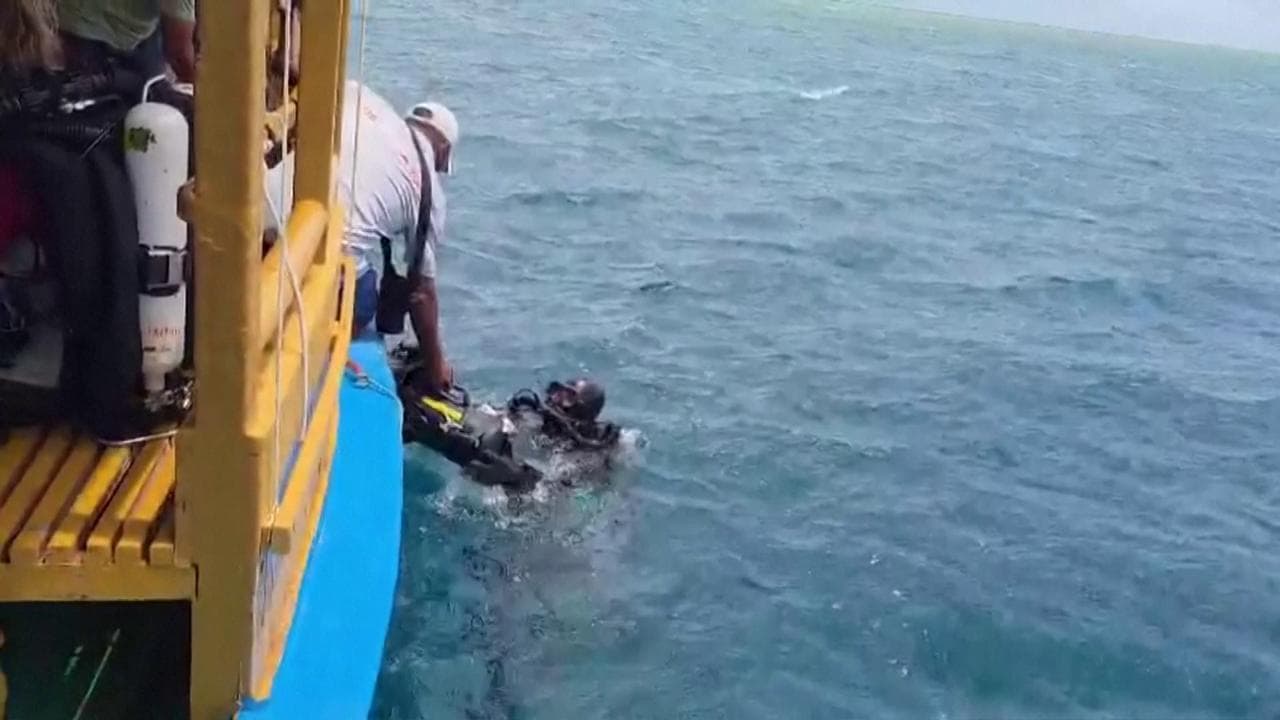 Maldive, squadre di soccorso in azione per recuperare i corpi dei sub italiani