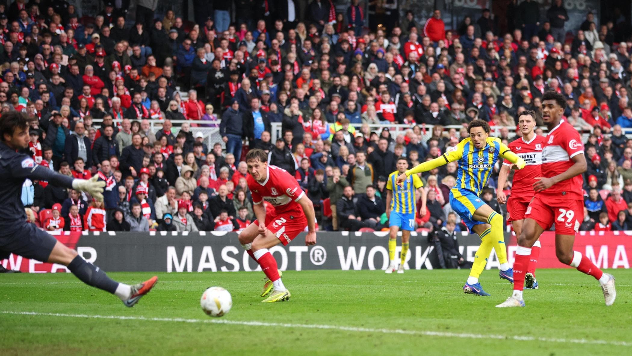 Southampton punito per spionaggio, Middlesbrough ripescato: giocherà la finale per andare in Premier