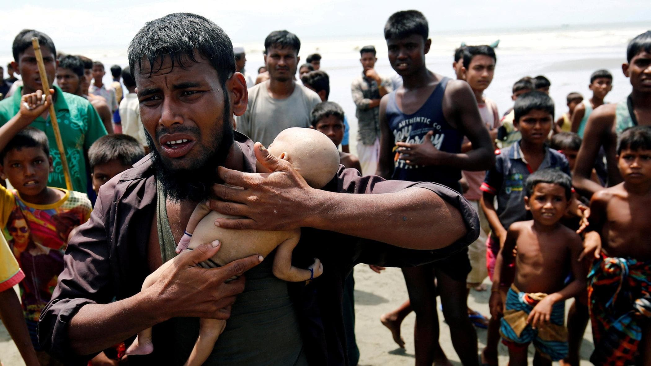 Myanmar'da askeri ilgisizlik nedeniyle yüzlerce kişi öldürüldü