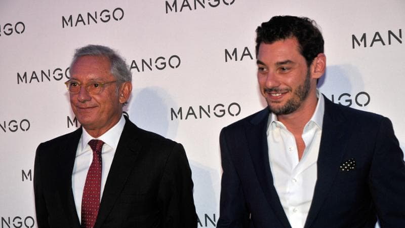 <p>Isak Andic, a sinistra, e il figlio Jonathan</p>
