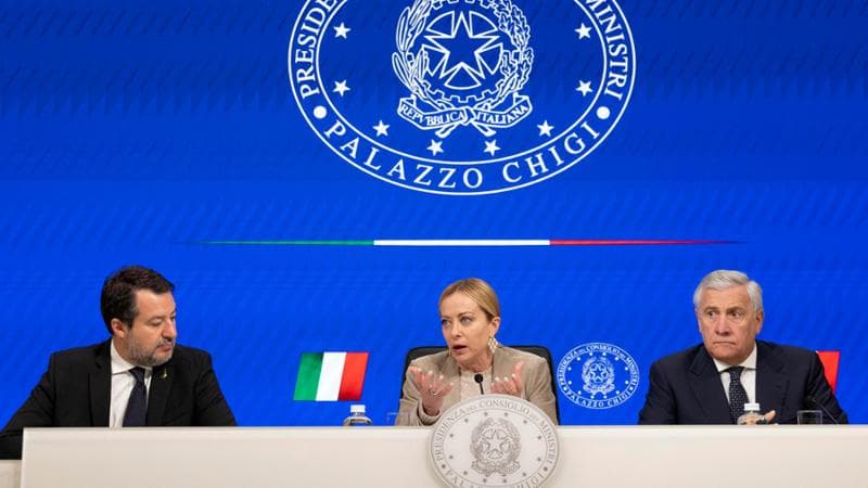 Giorgia Meloni con Matteo Salvini e Antonio Tajani