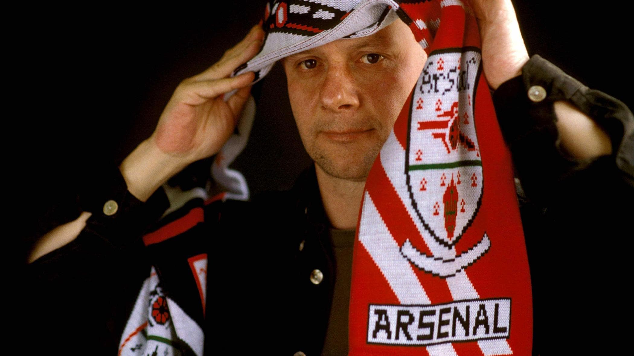Nick Hornby: “L’Arsenal unisce tutti, la febbre a 90’ l’ho trasmessa ai miei figli”