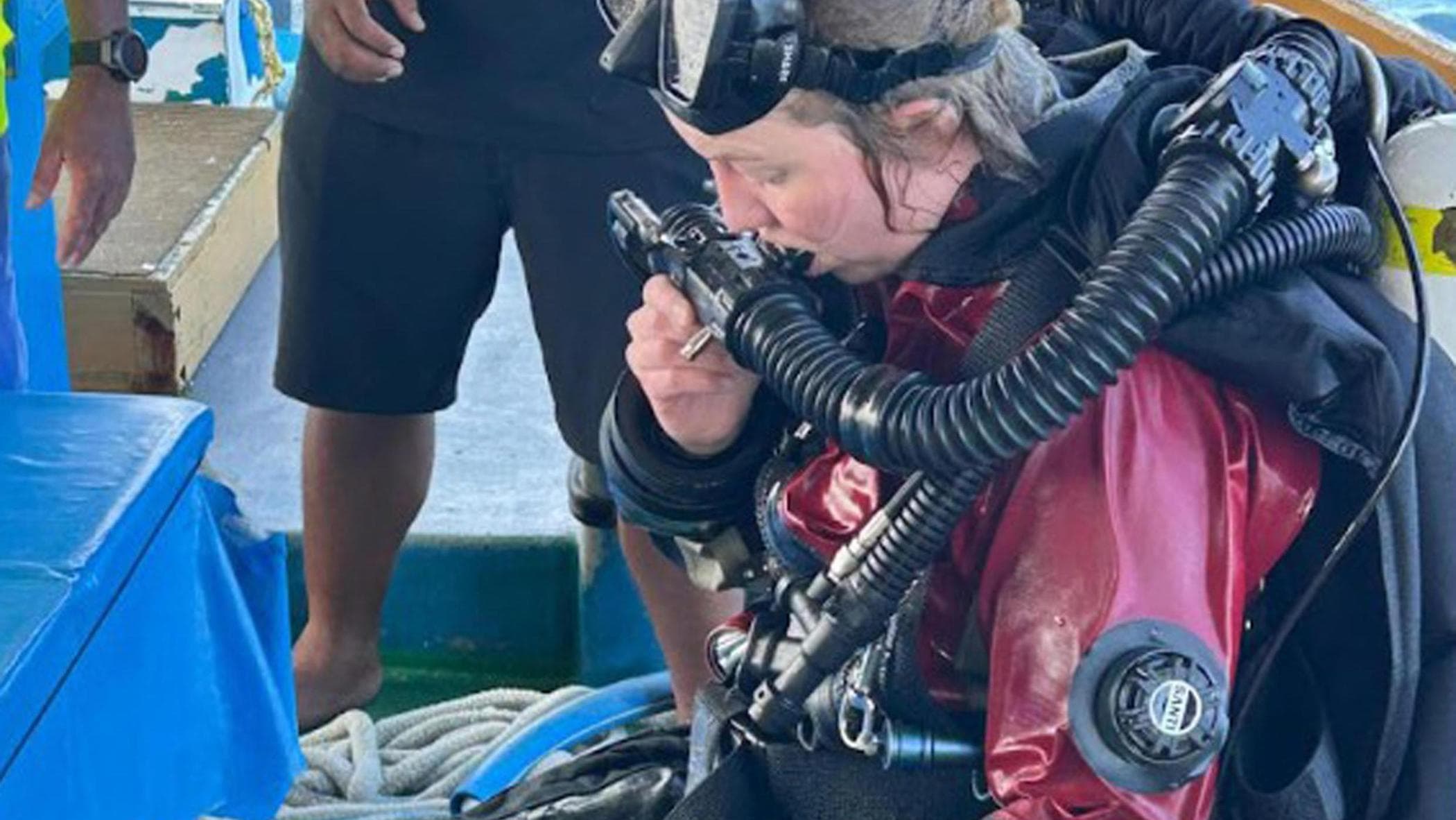Maldive, recuperati i corpi. Dubbi sull’attrezzatura: “Muta e bombole inadatte”