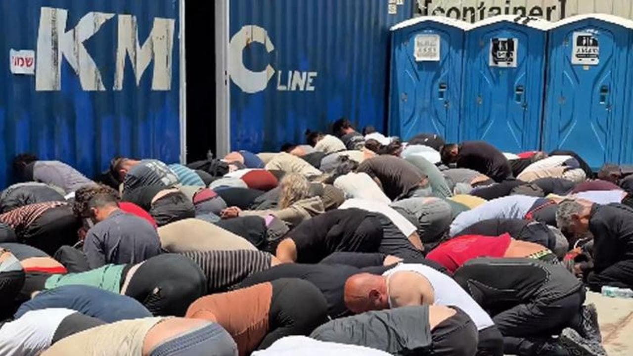 “Noi incatenati e picchiati, molestie sessuali sulle donne”. Il racconto choc dalla Flotilla