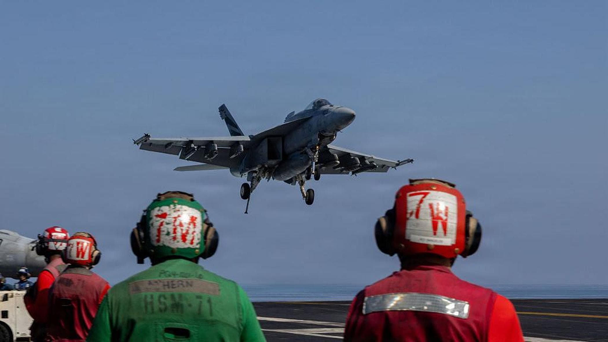 Cuba, gli Usa schierano la portaerei Nimitz nei Caraibi