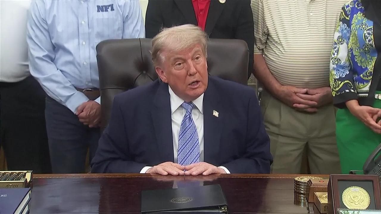 Iran, Trump: "Distruggeremo l'uranio arricchito e vogliamo che lo Stretto di Hormuz sia libero"