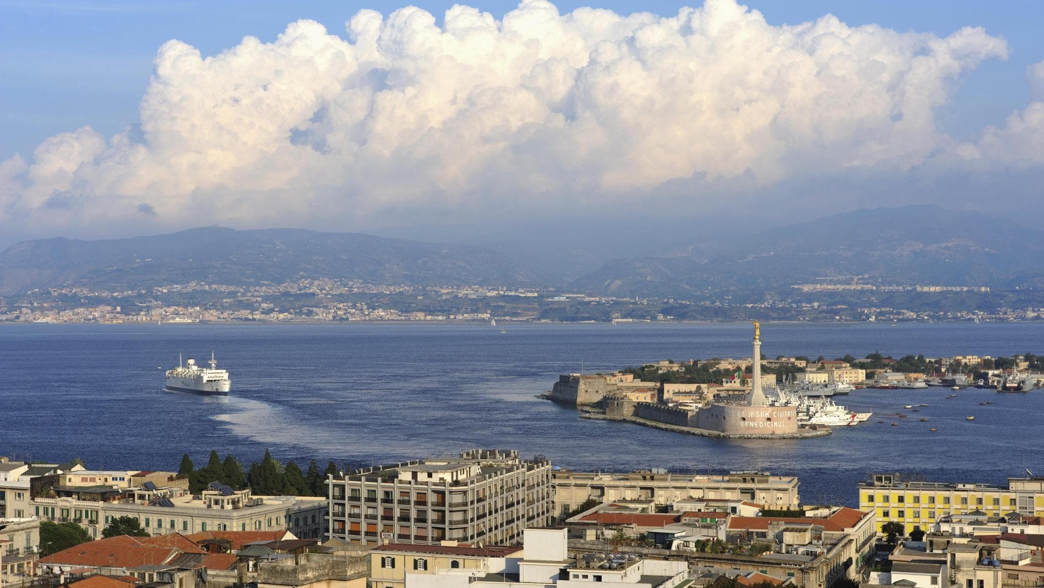 Reggio Calabria e Messina, quel ponte immaginario che unisce i voltagabbana