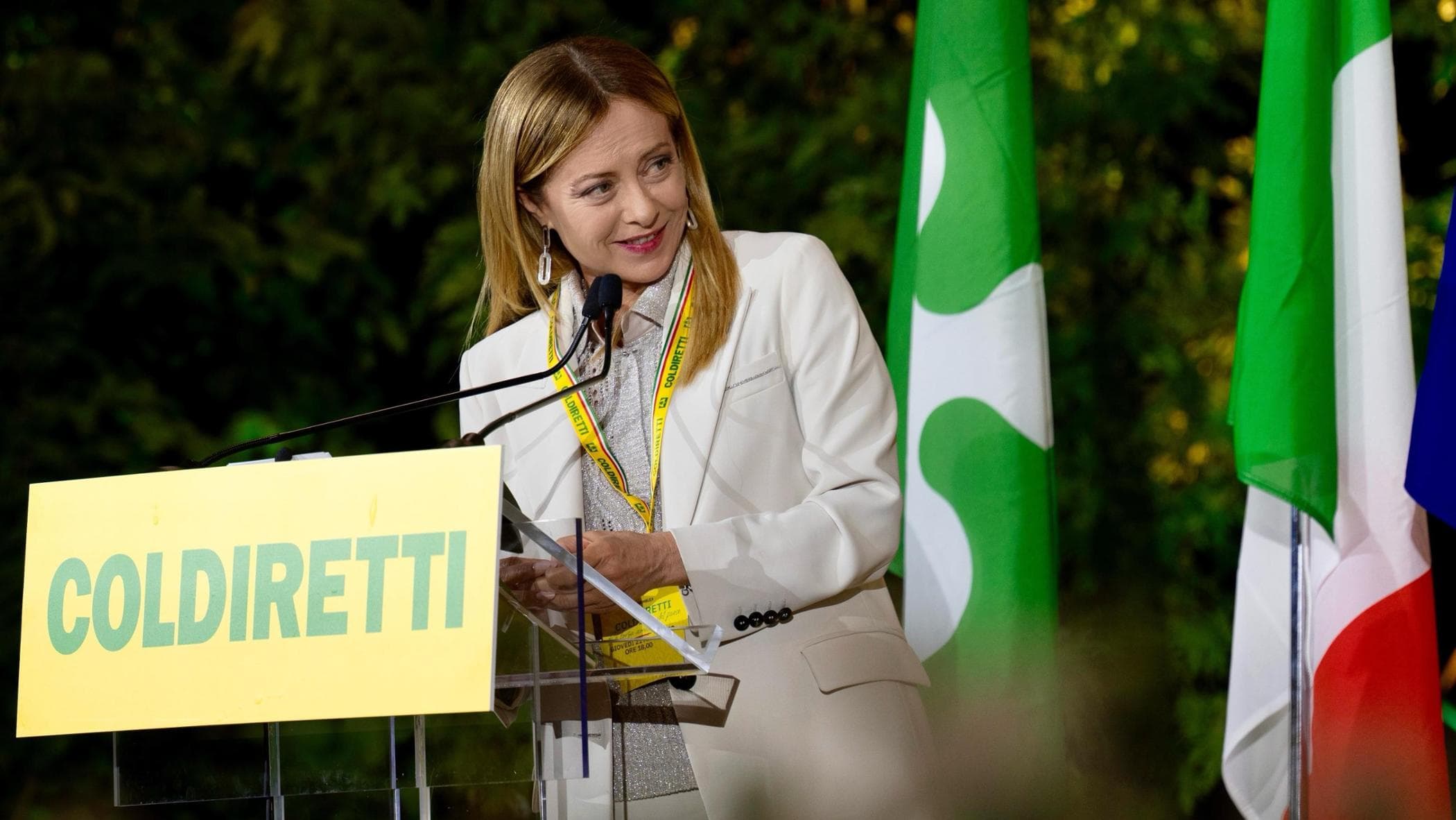 Meloni da Coldiretti critica i “cavilli Ue”. Polemica per la diretta di Rainews24