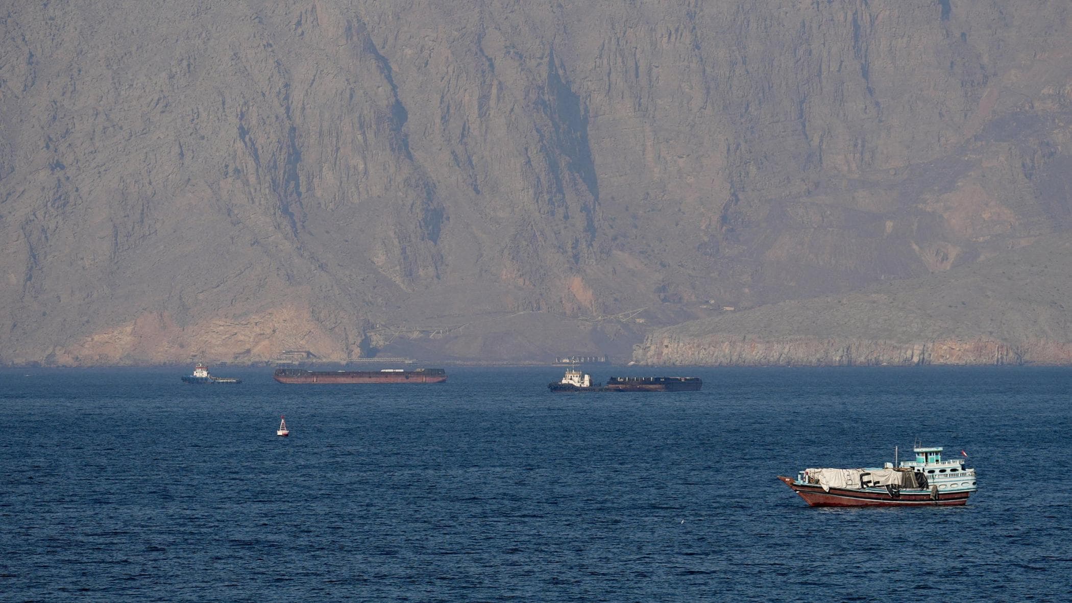Hormuz, l’Iran si allarga. Trump: “Niente pedaggi, ci prenderemo l’uranio”