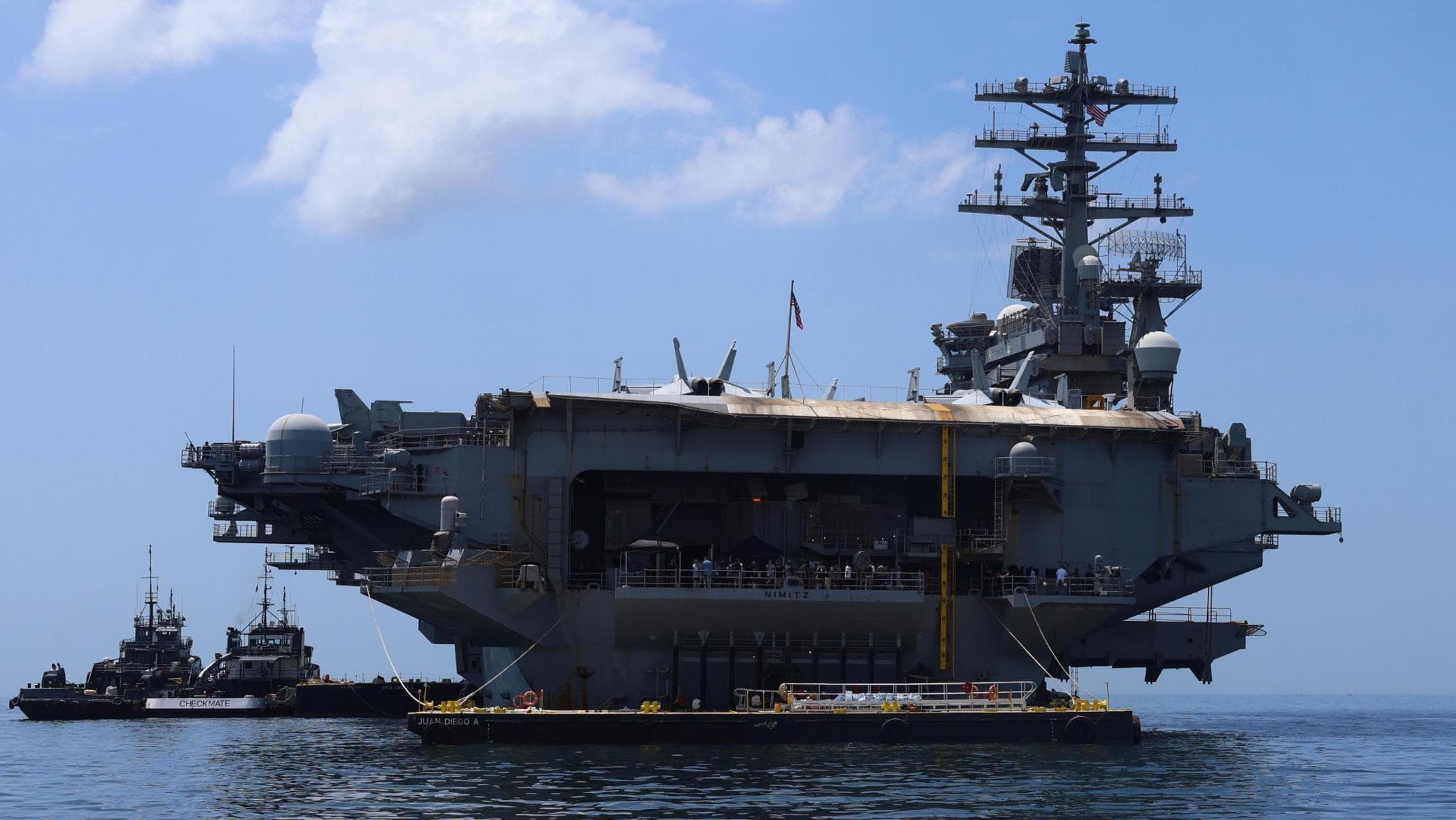 La Nimitz al largo di Cuba. Cina e Russia, altolà agli Usa. Oggi l’adunata per Raúl