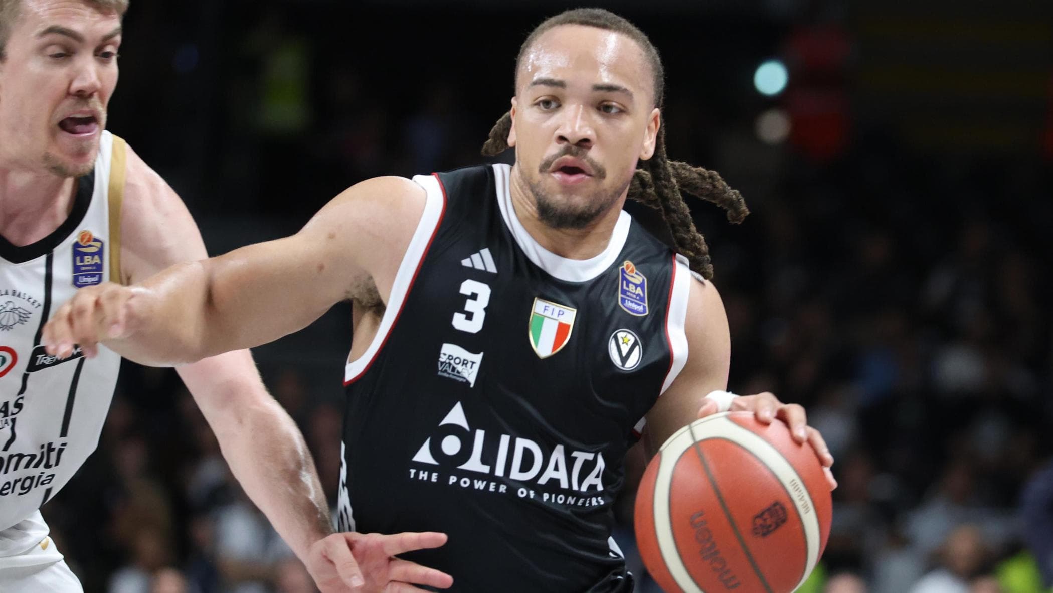 Basketbol, play-off çeyrekleri: Bologna Trento'yu yendi ve 2-2 puan aldı, Tortona Venedik'i zafere taşıdı