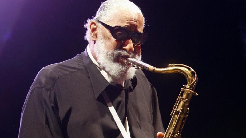 Sonny Rollins nel 2009 sul palco del Nice's Jazz Festival. Il musicista è morto a 95 anni
