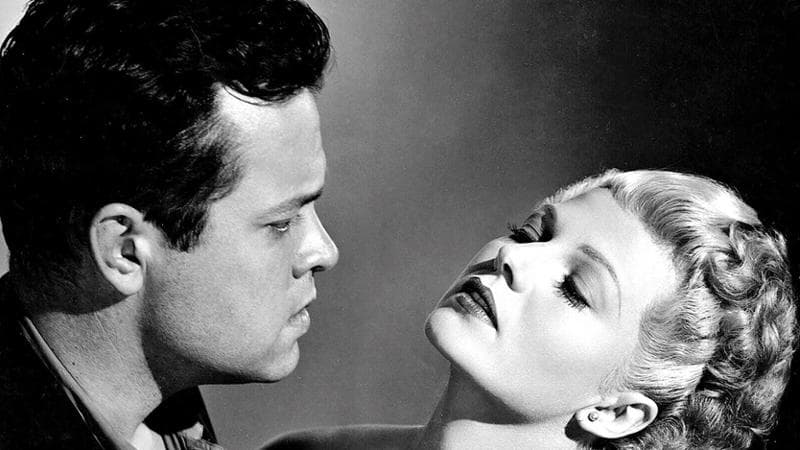 2Y0Y2R2 Orson Welles and Rita Hayworth - publicity photo for The Lady from Shanghai. (Columbia 1947)