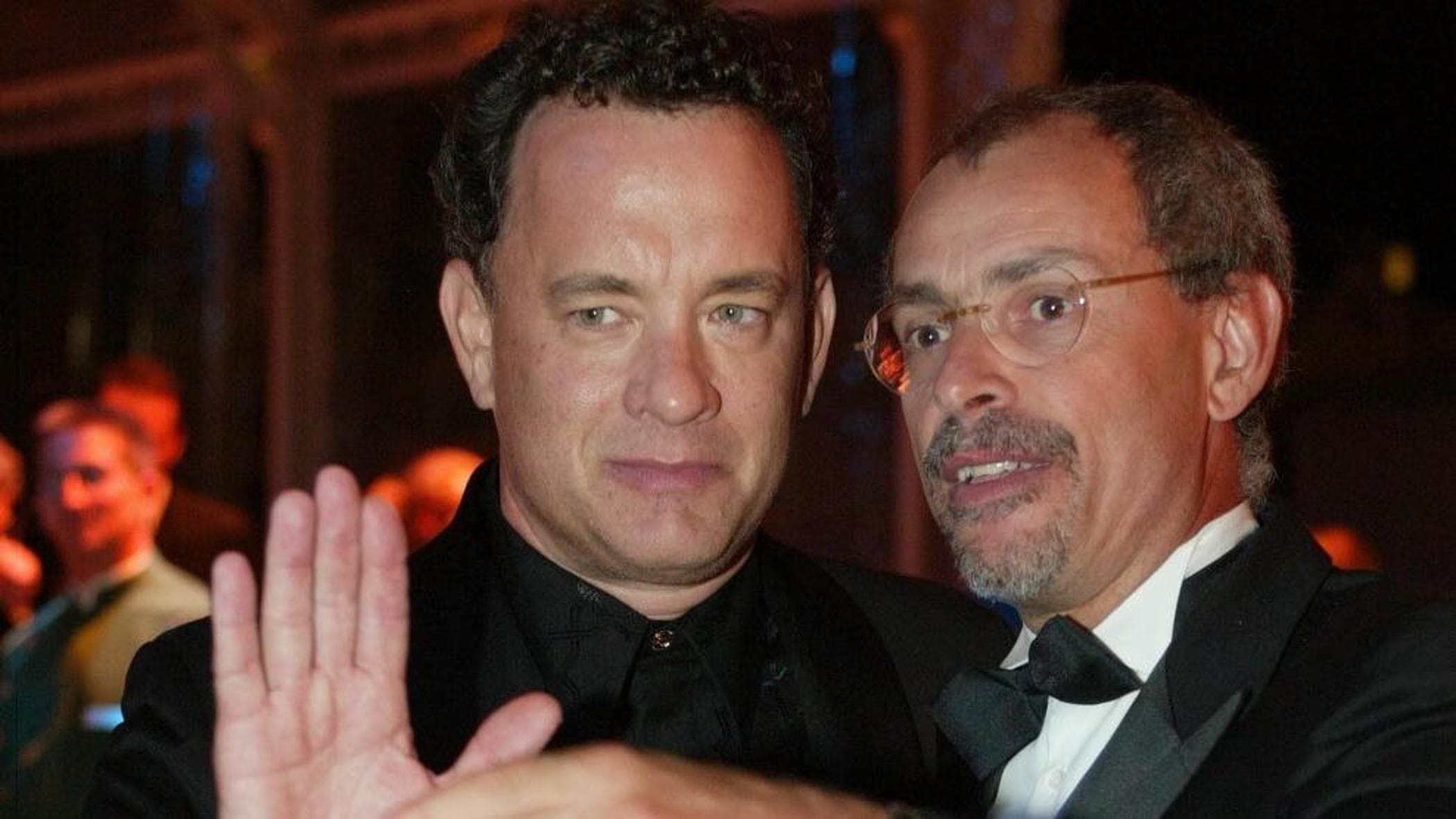 La voce di Tom Hanks risponde alla Crusca: “Il doppiaggese? Il vero tema è la crisi dell’italiano”
