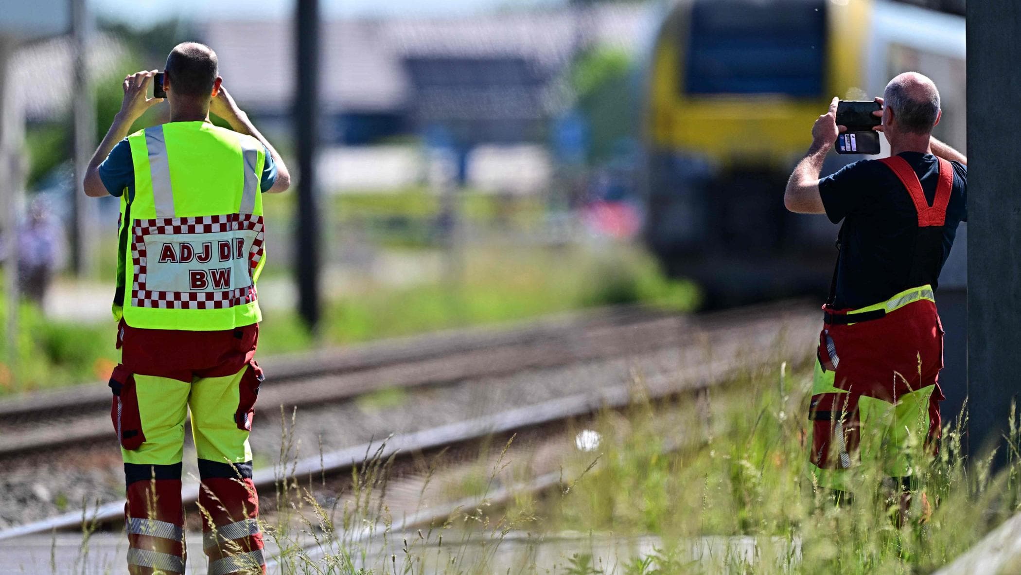 Belgio, scontro tra scuolabus e treno: “Ci sono vittime”