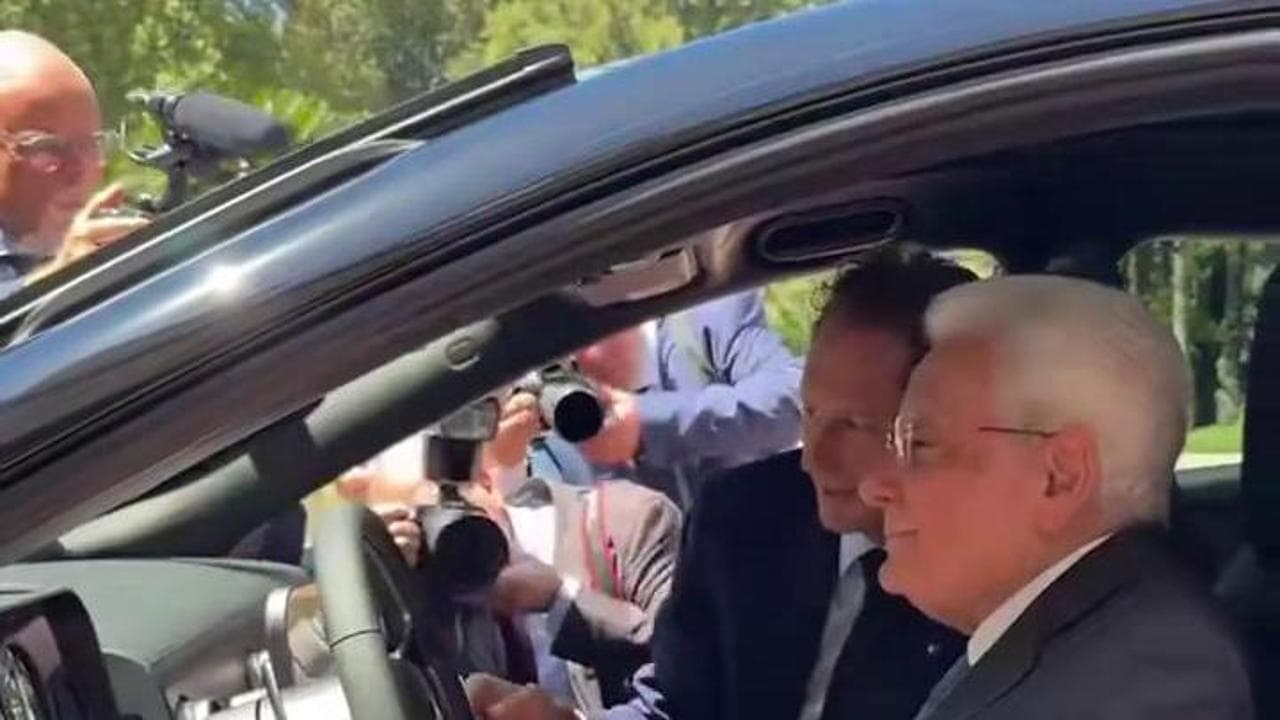 Quirinale, Mattarella a bordo della nuova Ferrari Luce