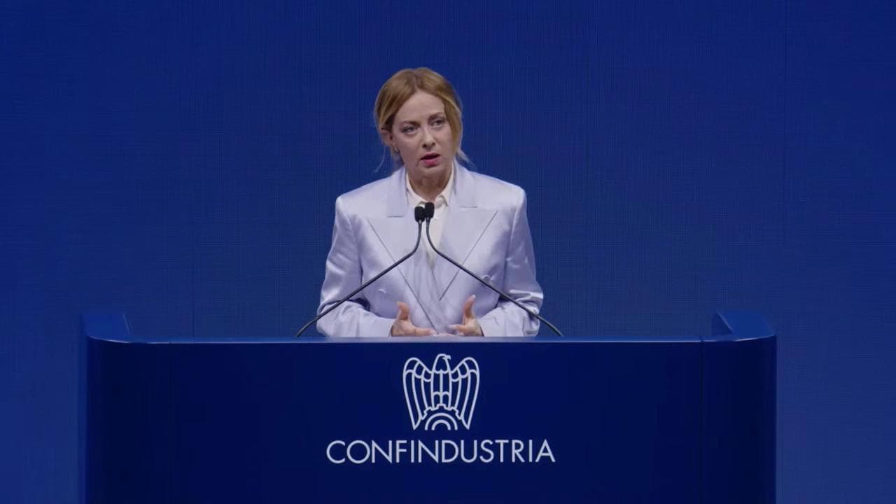 Meloni a Confindustria"Chiediamo all'Ue più flessibilità non più debito. Le spese in armi sono il prezzo della libertà"