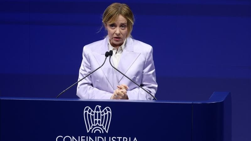 Anteprima: Meloni a Confindustria senza impegni su energia-salari. Ma coglie l’assist di Orsini e at…