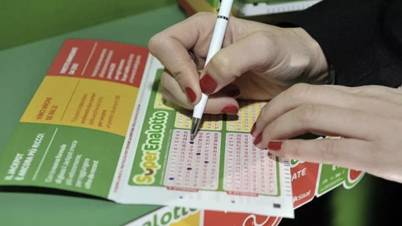 Superenalotto, un anno senza 6: il jackpot sfiora i 170 milioni