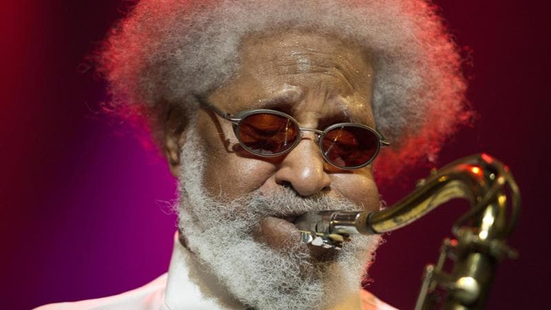 L’energia di Sonny Rollins che celebrò la vita inventando il jazz