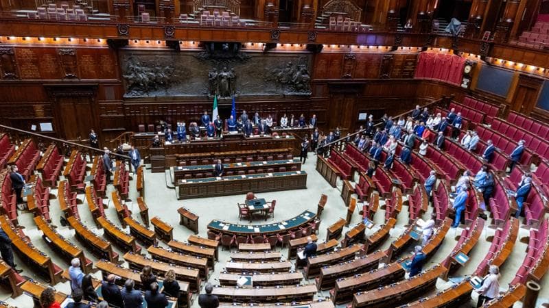 Chat antisemite in FdI, le opposizioni chiedono informativa di Meloni alla Camera