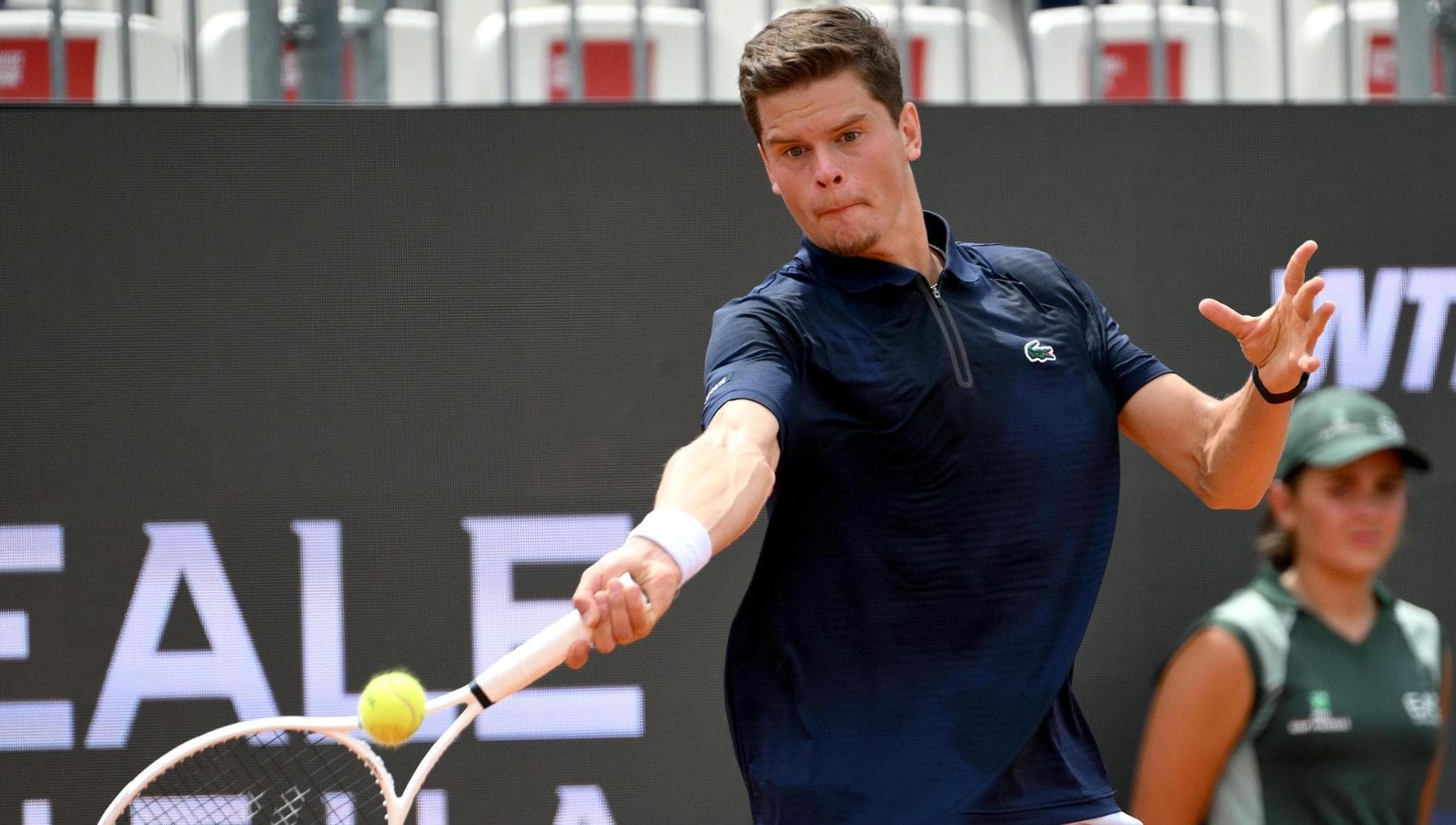 Blockx scivola su un telone, si ritira e vuole chiedere i danni al Roland Garros
