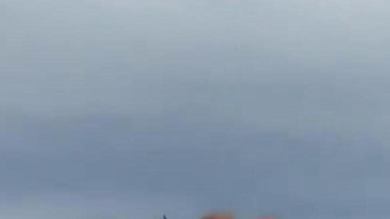 Ucraina, drone russo su una fattoria: l'ordigno esplode vicino a un contadino a bordo di un trattore