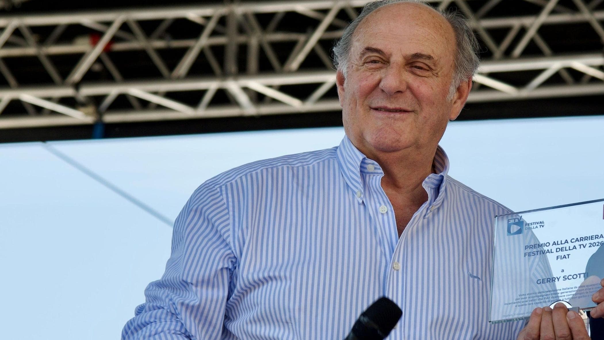 Gerry Scotti chiama Stefano De Martino: “Accorciamo i nostri show”