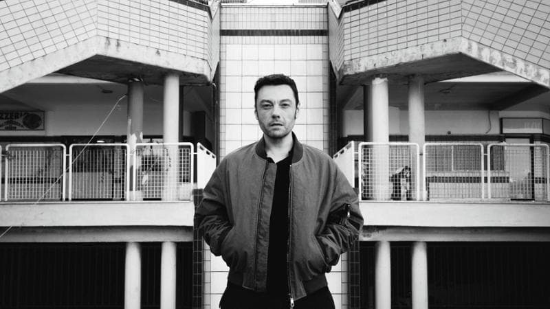 Tiziano Ferro: “Mi manca l’Italia ma è indietro sui diritti. Sanremo? Ci tornerei”