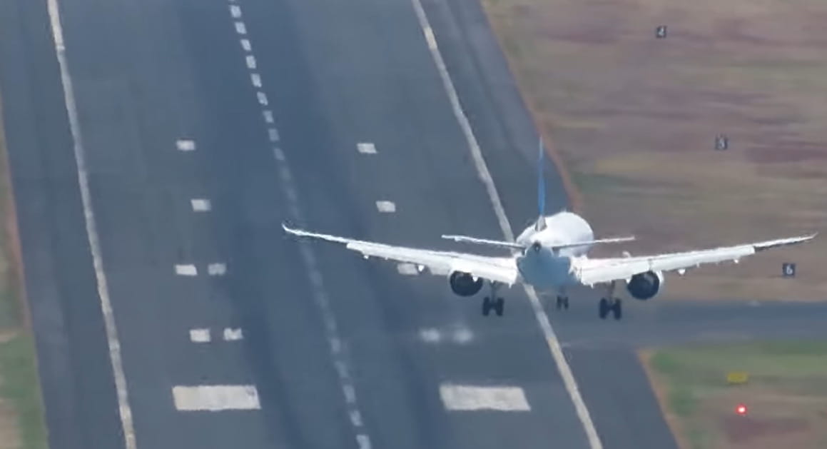 Un aereo di Azores Airlines in difficoltà